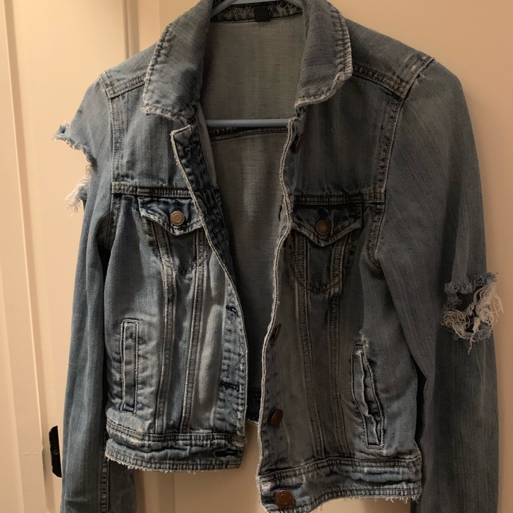 Ripped Light Blue Jean Jacket💙